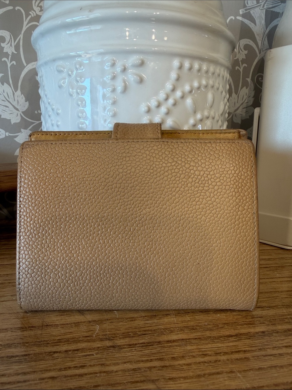Chanel Classic Beige Caviar Leather Wallet 2004-05 Hologram w/ Authenticity Card - Picture 3 of 10